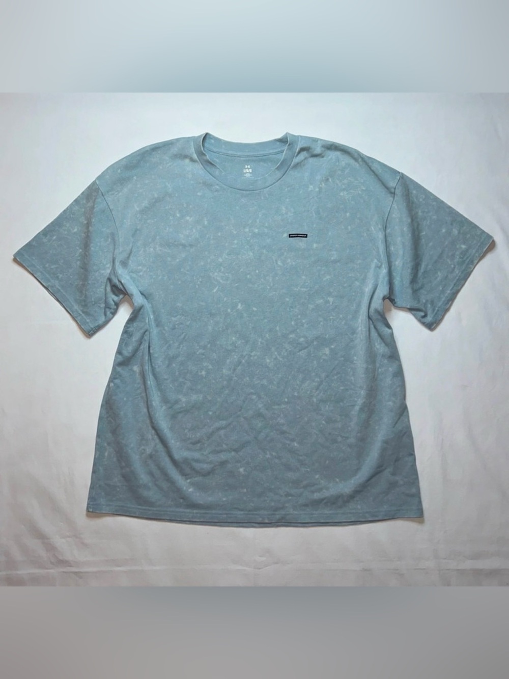 Under Armour Men’s Blue Acid Wash T Shirt Loose Fit Athletic Casual Short Sleeve